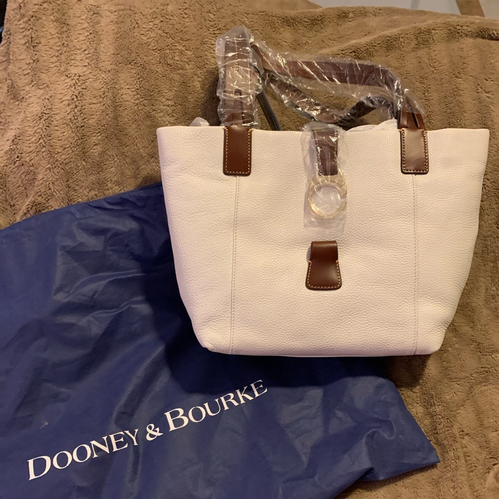 BRAND NEW w/ tags Dooney & Bourke Bag